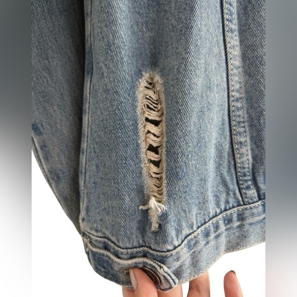 Windsor Distressed Light Wash Denim Jacket Size M - Picture 10 of 14